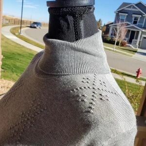 Select + Trend Women's Large Gray Turtleneck Sweater